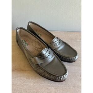 SAS metallic grey made in USA comfort loafers size 8
